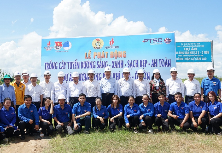 Petrovietnam thực hiện an sinh xã hội và phát động trồng cây tại TP Cần Thơ